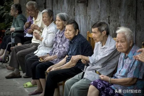 奶奶在家做什么赚钱（适合老人在家做的赚钱项目）