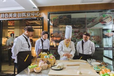 做什么餐饮合适赚钱（餐饮行业创业指南）