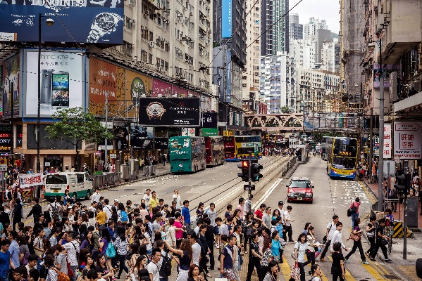 香港上班族的多元赚钱途径