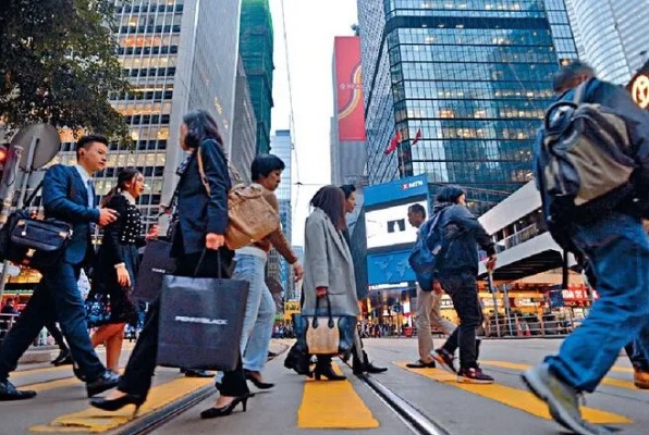 香港上班族的多元赚钱途径