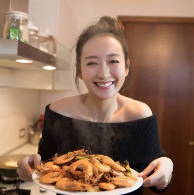 女明星做什么美食赚钱？