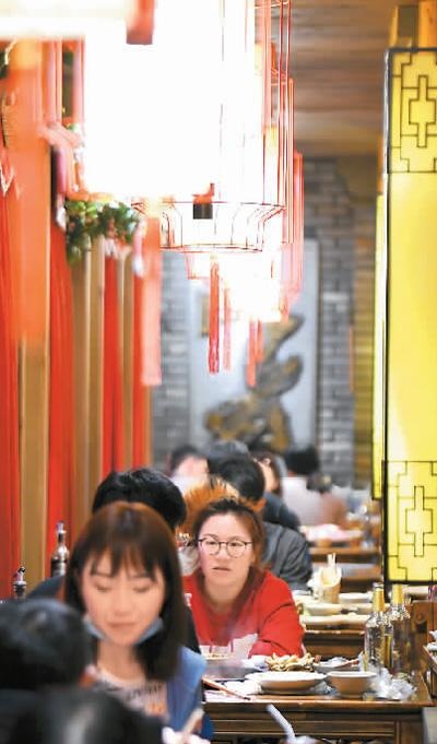 胖美如何利用餐饮行业实现财富增长？—从多元化经营到特色美食打造