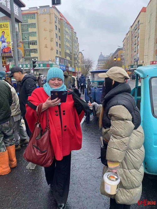 上早市卖货赚钱，这大概是很多人想要实现的一种生活方式。通过早市卖货，不仅可以赚取一些额外的收入，还能够体验到不同的生活方式和结交新的朋友。那么，做什么才能在早市上卖货赚钱呢？以下是一些建议。